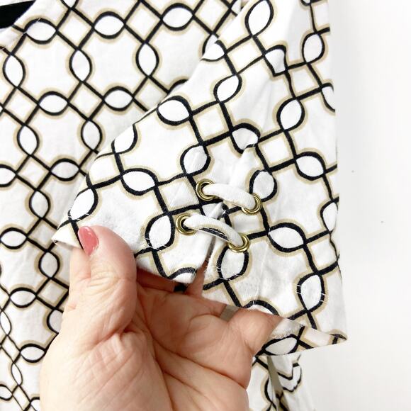 Chico's 1 Medium Womens White Chainlink Print Tee Top - Picture 3 of 7